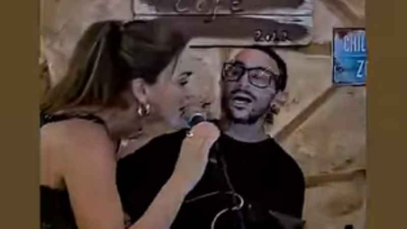 Η Κατερίνα Στικούδη τραγούδησε Χάρις Αλεξίου – Δείτε βίντεο