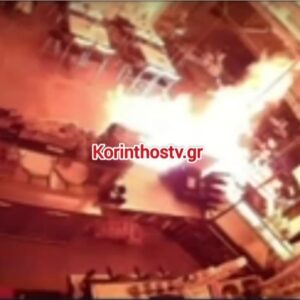 Νεμέα: Βίντεο ντοκουμέντο από τη στιγμή που δύο κουκουλοφόροι βάζουν φωτιά με βενζίνη και αναπτήρα σε καφετέρια