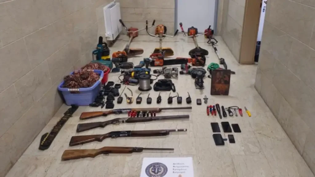 Μεσσηνία : Πυροσβέστης και κοινοτάρχης συνελήφθησαν για εμπρησμούς στους Γαργαλιάνους  – Κατηγορούνται και για εκβιασμούς