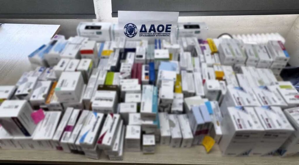 Συνελήφθη υποψήφιος βουλευτής ως αρχηγός απάτης με ζημιά €400.000 στον ΕΟΠΥΥ – Γιατροί και φαρμακοποιοί εξέδωσαν πάνω από 5.400 εικονικές συνταγές (βίντεο)