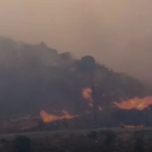 Νεκροί δύο πυροσβέστες επιχειρούσαν στη μεγάλη φωτιά στη Νέα Κρύα Βρύση Ρεθύμνου – Εγκλωβίστηκαν στο όχημα τους