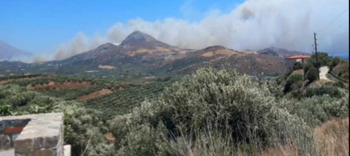 Μαίνεται η φωτιά στο Ρέθυμνο: Σε κατάσταση έκτακτης ανάγκης ο Δήμος Αγίου Βασιλείου – Απεγκλωβισμός 50 ατόμων από την Πρέβελη (βίντεο)