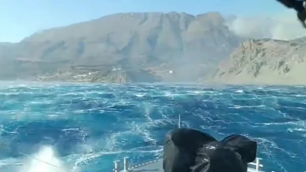 Φωτιά στο Ρέθυμνο: Συγκλονίζει ο ψαράς που απεγκλώβισε 30 ανθρώπους  – Καίγεται η Πρέβελη, νέο βίντεο διάσωσης πολιτών από την παραλία