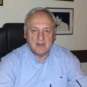 Νεκρός στο γραφείο του μετά από άγριο ξυλοδαρμό  εντοπίστηκε ο ποινικολόγος Σταύρος Γεωργίου – Ήταν σε εμβρυακή στάση – Τον βρήκαν οι κόρες του
