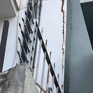 Κυψέλη: Οι κάτοικοι καταγγέλλουν ρωγμές και καθιζήσεις σε πολυκατοικίες λόγω του μετροπόντικα για τη Γραμμή 4 του Μετρό