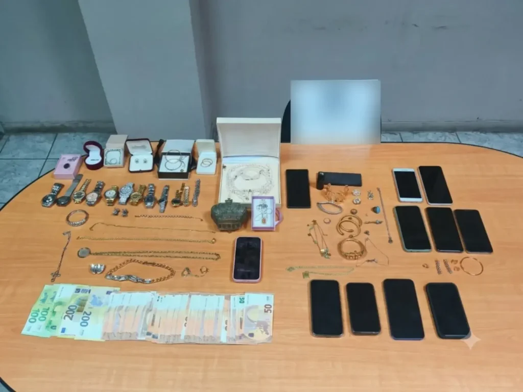 Στα χέρια της ΕΛΑΣ σπείρα πού ρήμαζε κοσμηματοπωλεία  στην Αττική με λεία άνω των 370.000 ευρώ – 9 συλλήψεις