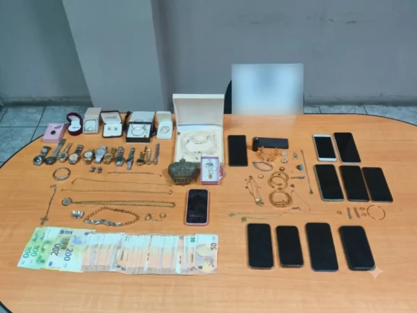 Στα χέρια της ΕΛΑΣ σπείρα πού ρήμαζε κοσμηματοπωλεία  στην Αττική με λεία άνω των 370.000 ευρώ – 9 συλλήψεις