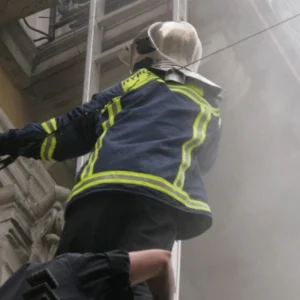 Η 46χρονη που κατηγορείται για τη Marfin επικοινώνησε με τις Αρχές και επιστρέφει στην Ελλάδα από τη Μεγάλη Βρετανία