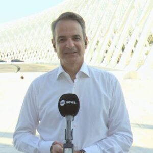 Μητσοτάκης από το ΟΑΚΑ: Η Ισπανία κέρδισε δίκαια, έπαιξε καλύτερο ποδόσφαιρο – Δεν αρκούν μόνο οι σταρ, το βλέπουμε και στην πολιτική (βίντεο)