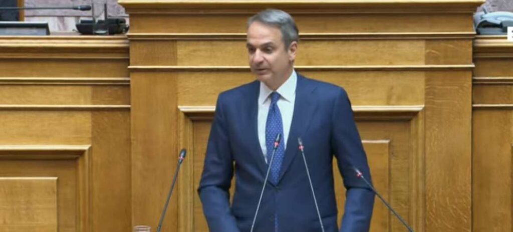 Μητσοτάκης σε Δούρου: Λάθος που δεν έρχεστε στη δεξίωση για τη Δημοκρατία, όταν συγκυβερνούσατε με τον ακροδεξιό Καμμένο, πηγαίνατε