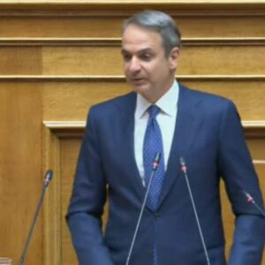 Μητσοτάκης σε Δούρου: Λάθος που δεν έρχεστε στη δεξίωση για τη Δημοκρατία, όταν συγκυβερνούσατε με τον ακροδεξιό Καμμένο, πηγαίνατε