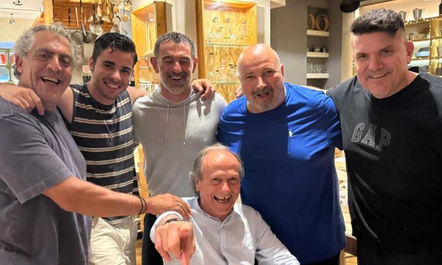Το στέκι που έχει γίνει αγαπημένη επιλογή επωνύμων