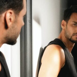 Ο Άρις Πετράκης παρουσιάζει το νέο του single & music video «Δώσε Tην Καρδιά Σου»
