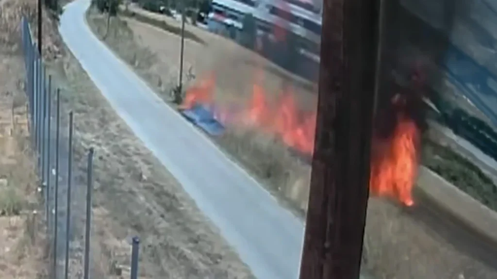 Ωραιόκαστρο: Βίντεο  καταγράφει τη στιγμή που ξεκινά η φωτιά από αναμμένο τσιγάρο με τραγικό απολογισμό το θάνατο πατέρα και γιού