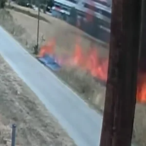 Ωραιόκαστρο: Βίντεο  καταγράφει τη στιγμή που ξεκινά η φωτιά από αναμμένο τσιγάρο με τραγικό απολογισμό το θάνατο πατέρα και γιού