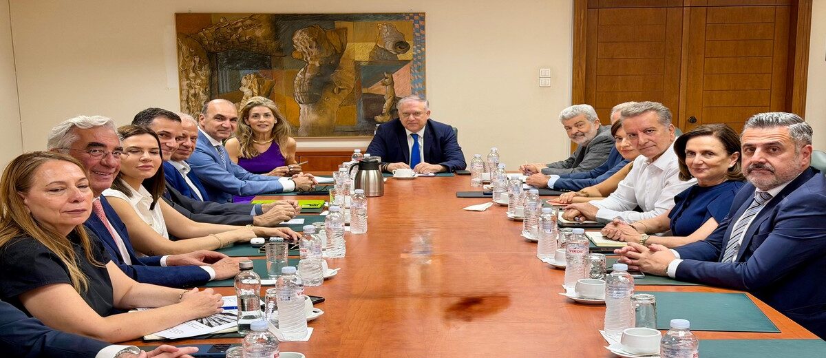 Θεοδωρικάκος: Από 31 Αυγούστου οι μειώσεις τιμών σε βασικά προϊόντα – Στόχος εκπτώσεις τουλάχιστον 5% , δείτε τις 12 κατηγορίες