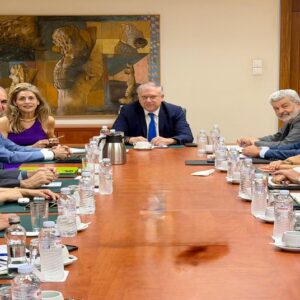 Θεοδωρικάκος: Από 31 Αυγούστου οι μειώσεις τιμών σε βασικά προϊόντα – Στόχος εκπτώσεις τουλάχιστον 5% , δείτε τις 12 κατηγορίες