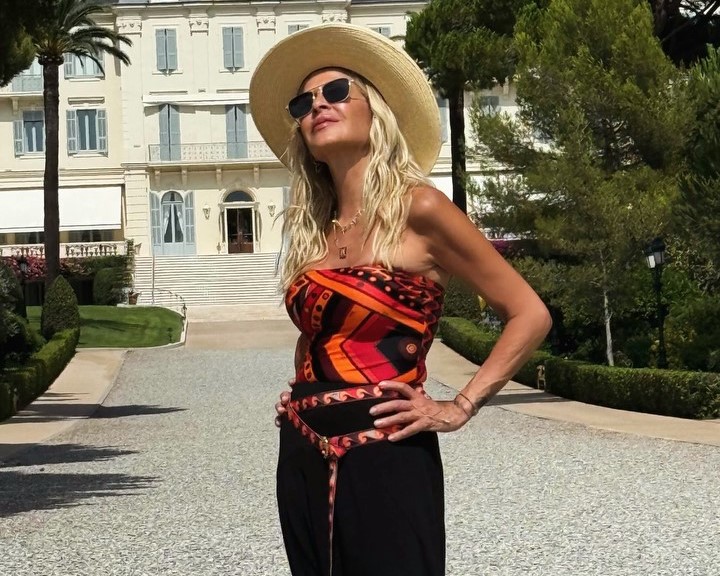 Άννα Βίσση: Απολαμβάνει τις διακοπές της στη Γαλλική Ριβιέρα