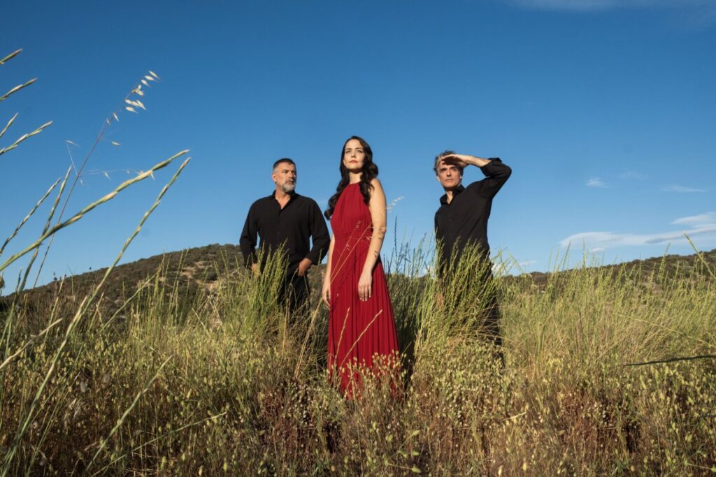 «Δύο μαύρα πουκάμισα»: Στον αέρα το δεύτερο extended trailer της νέας δραματικής σειράς του MEGA