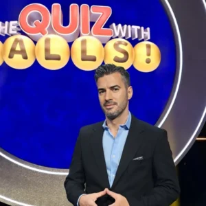 «The Quiz with Balls!» με τον Γιάννη Τσιμιτσέλη – Γνώσεις, γέλιο και οι πιο διασκεδαστικές βουτιές έρχονται στον ΣΚΑΪ