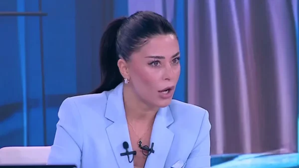 Λατινοπούλου για το επεισόδιο με Ρομά στην Τήνο: «Επί 45 λεπτά, 15-20 γύφτοι μου έκαναν επίθεση με χυδαίες βρισιές , ο ένας πήγε να μη χτυπήσει, η μητέρα μου τρομοκρατήθηκε» (βίντεο)