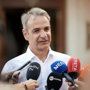 Μητσοτάκης από τα Χανιά: Σήμερα η σκέψη μας με όσους δίνουν καθημερινό αγώνα απέναντι στις πυρκαγιές (βίντεο)