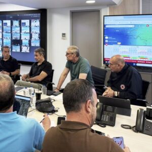 Eπίσκεψη Μητσοτάκη στο Συντονιστικό Κέντρο Επιχείρησης και Διαχείρισης Κρίσεων της Πολιτικής Προστασίας