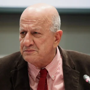 Διασωληνωμένος σε σοβαρή κατάσταση σε ΜΕΘ στον «Ευαγγελισμό» ο Αντώνης Πανούτσος, προσβλήθηκε από τον ιό του Δυτικού Νείλου