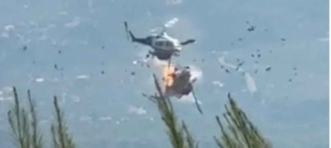 Σύγκρουση ελικοπτέρων στη φωτιά στη Ψάθα: Δύο νεκροί, ένας Έλληνας και ένας Δανός –  Σώοι οι χειριστές του  δεύτερου ελικοπτέρου  – Η ανακοίνωση της Πυροσβεστικής (βίντεο)