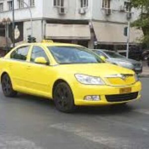 Οδηγός ταξί πήρε 600 ευρώ από οικογένεια τουριστών για κούρσα αεροδρόμιο – κέντρο Αθήνας – Τους απειλούσε και δεν τους άφηνε να κατέβουν