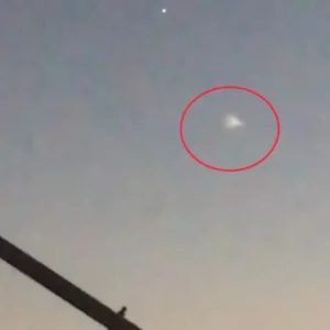 «Δεν είναι UFO»: Η εξήγηση του Θοδωρή Κολυδά για τα  φωτεινά ιπτάμενα αντικείμενα στον ουρανό της Κρήτης και της Αθήνας (εικόνα&βίντεο)