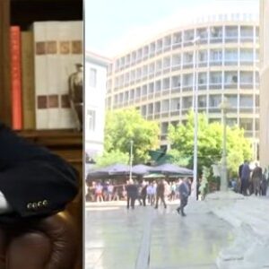 Το τελευταίο αντίο στον Γιάννη Βαρβιτσιώτη στη Μητρόπολη Αθηνών – Με δάκρυα στα μάτια τα παιδιά και οι εγγονές του – Ο επικήδειος από τον Μητσοτάκη (βίντεο)