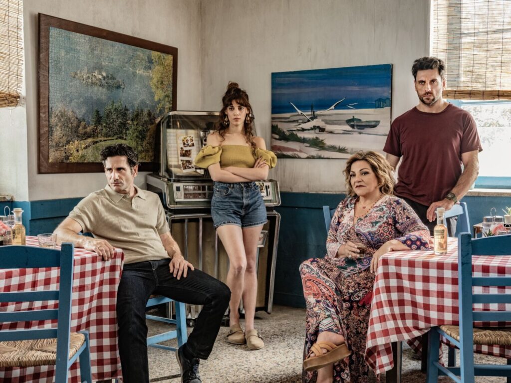 «Δύο Μαύρα Πουκάμισα» & «Κάμπινγκ»: Δύο μεγάλες πρεμιέρες μυθοπλασίας έρχονται στο  MEGA