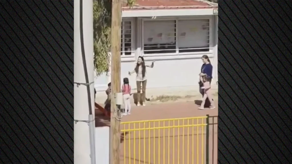 Σε έξαλλη κατάσταση διευθύντρια σε νηπιαγωγείο στα Άνω Λιόσια φωνάζει στα παιδάκια: «Έτσι και χαλάσετε πράγμα, σας έφαγα»  – Αποφασίστηκε η μετακίνησή της (Βίντεο)