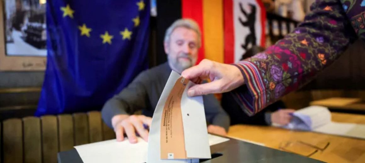 Γερμανία: Πρωτιά για το ακροδεξιό AfD στο Μεκλεμβούργο, «βυθίζεται» το κόμμα του Μερτς στο 5,5% – Η Αριστερά επικρατεί στο Βερολίνο