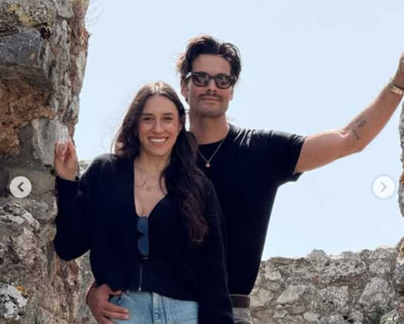 Ραφαέλα Ψαρρού για τα 15 χρόνια με τον Γιώργο Καράβα: «Εξελισσόμαστε μαζί, σε κάθε δική σου τρέλα είμαι εκεί, όπως και εσύ»