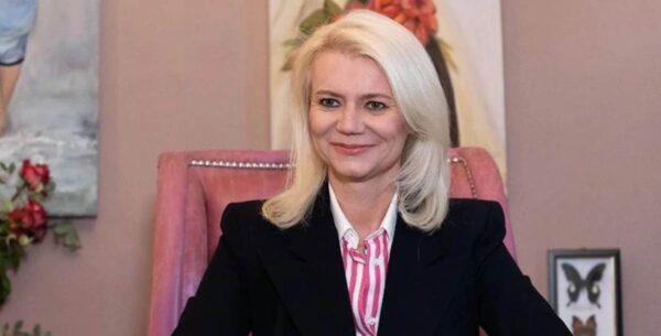 Νέα καταγγελία «φωτιά» για την Ιωάννα Γάκα: Ήμασταν υγιείς και μας διέγνωσε καρκίνο στις σάλπιγγες και μικρόβια στο αίμα (βίντεο)