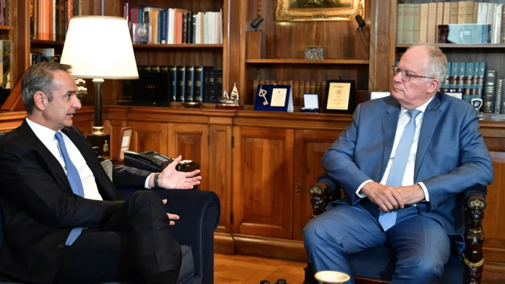 Μητσοτάκης σε Τασούλα για πετρέλαιο θέρμανσης: Διπλή παρέμβαση με επιδότηση στην αντλία και οριζόντια αύξηση στο επίδομα – Θα θέσω το θέμα του ΕΦΚ στο Ευρωπαϊκό Συμβούλιο