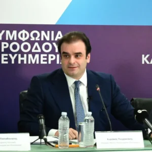 Τα μέτρα στην πράξη: «Μειώσεις φόρων και αυξήσεις – Τι αλλάζει για ελεύθερους  επαγγελματίες, αγρότες, δημοσίους υπαλλήλους και  συνταξιούχους – Πίνακες