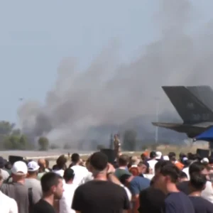 Ατύχημα στο Athens Flying Week: Επεσε Phanton κατά τη διάρκεια επίδειξης