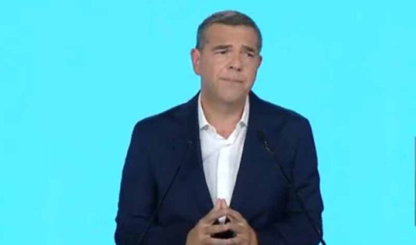 Το οικονομικό πρόγραμμα Τσίπρα: Κατώτατος μισθός 1.000 ευρώ, τέλος στις Πανελλαδικές, ΦΠΑ 6% στα βασικά προϊόντα, αυξήσεις σε γιατρούς, νοσηλευτές, εκπαιδευτικούς και “Πατριωτική Εισφορά” (βίντεο)