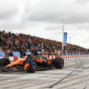 Οι πιο εντυπωσιακές στιγμές του Allwyn x McLaren Racing: Live in Athens (video & photos)