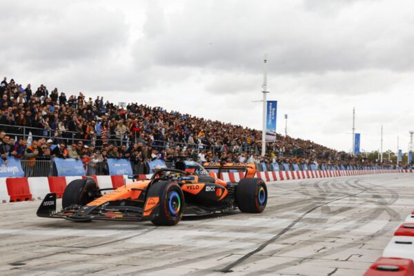 Οι πιο εντυπωσιακές στιγμές του Allwyn x McLaren Racing: Live in Athens (video & photos)