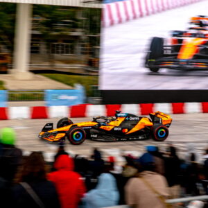 Μια Fan Zone γεμάτη εμπειρίες από τον κόσμο της McLaren Racing – Όσα ζήσαμε στο Allwyn x McLaren Racing: Live in Athens στο ΟΑΚΑ