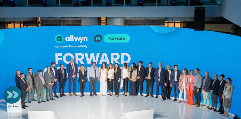 Forward από την Allwyn: Ανοιχτές οι αιτήσεις για τον νέο κύκλο – Μικρομεσαίες ελληνικές επιχειρήσεις καλούνται να κάνουν το επόμενο βήμα ανάπτυξης