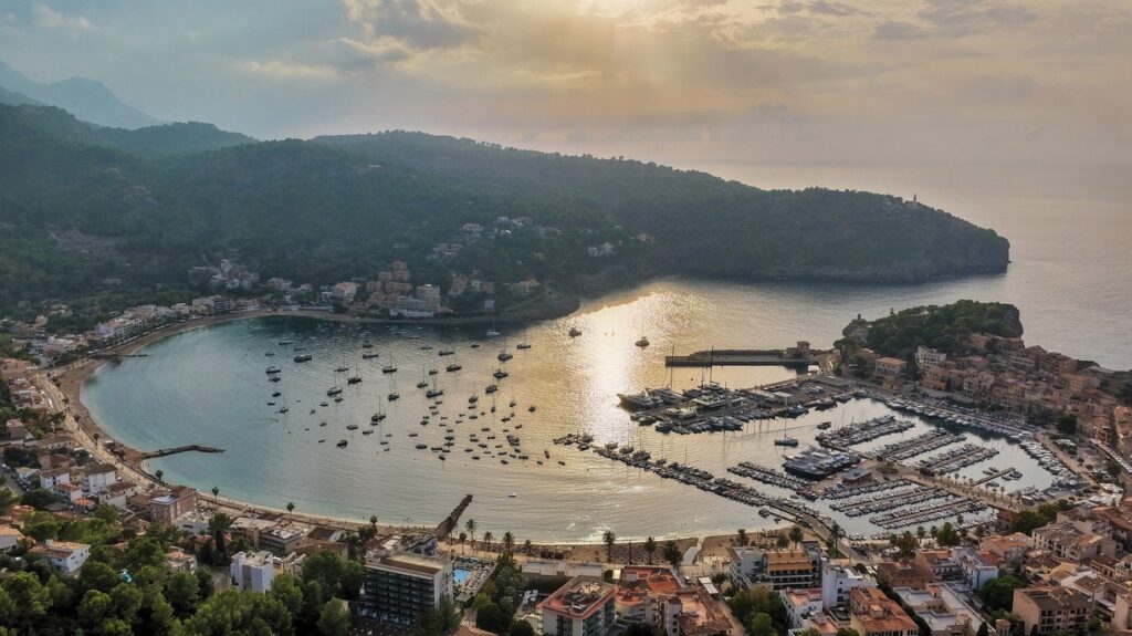 Το Happy Traveller στη Μαγιόρκα: Σάββατο 17 Οκτωβρίου στις 12.45, στον ΣΚΑΪ – Τρέϊλερ