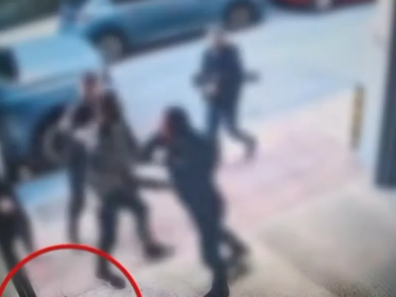 Θεσσαλονίκη: Αστυνομικός πέταξε γιλέκο, γκλομπ και όπλο για να διαπληκτιστεί με πολίτη – Δείτε το βίντεο