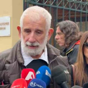 Καταδικάστηκε σε φυλάκιση 12 μηνών με αναστολή για ψευδή καταμήνυση, η γυναίκα που είχε καταγγείλει για βιασμό τον Πέτρο Φιλιππίδη – Οι δηλώσεις του ηθοποιού (βίντεο)
