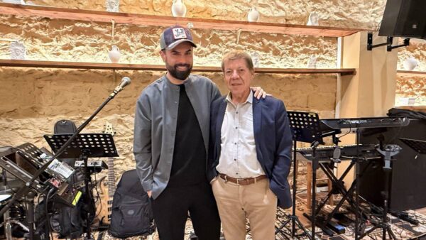 Γιώργος Παπαδόπουλος: Υποδέχεται στο «Koukoutsi» τον Βαγγέλη Κονιτόπουλο σε μια συνεργασία-έκπληξη