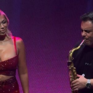 Η Johanna συναντά το «Ρώτησα τα μάτια μου» και το ταξιδεύει ξανά